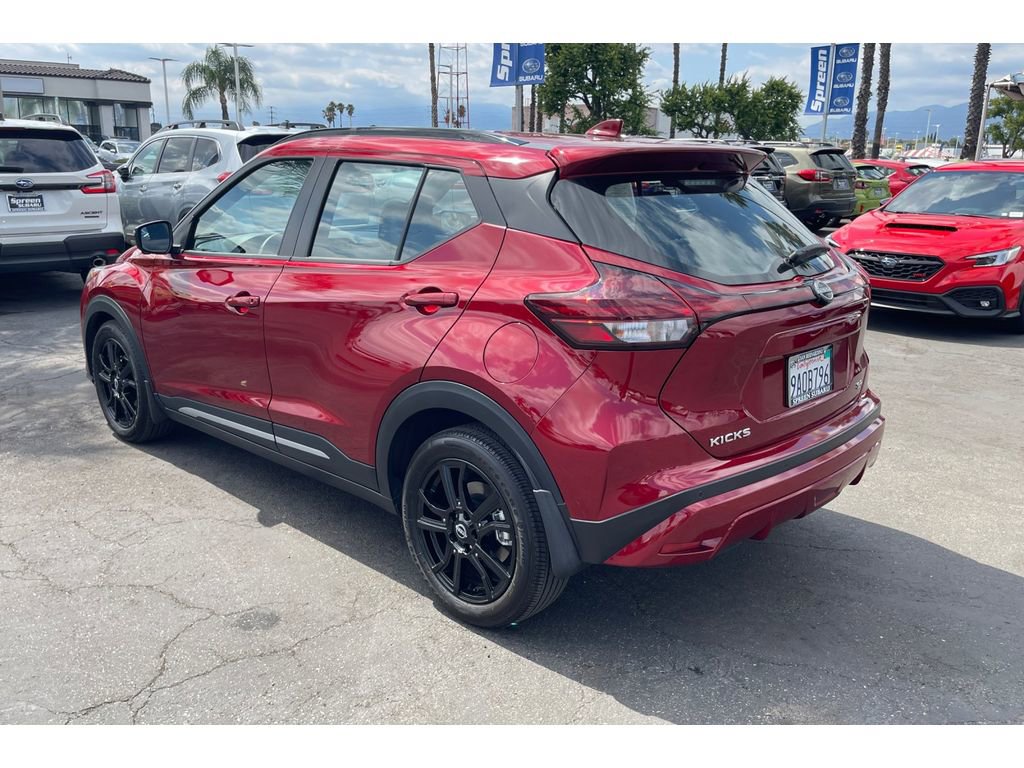 Used 2022 Nissan Kicks SR w/ Premium Package FWD image 3