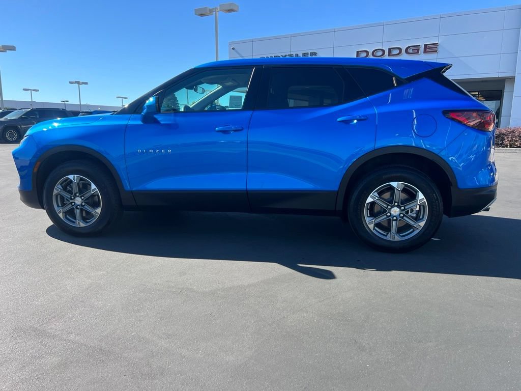Used 2025 Chevrolet Blazer LT FWD image 24