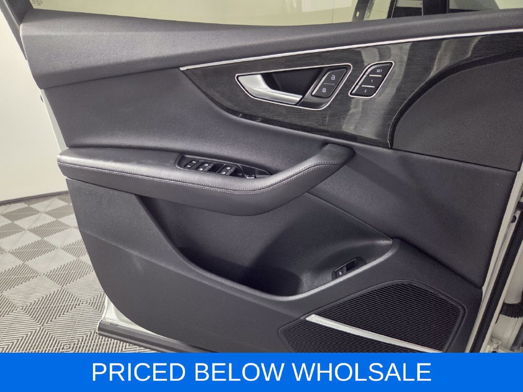 Used 2023 Audi Q7 3.0T Premium Plus AWD/4WD image 19