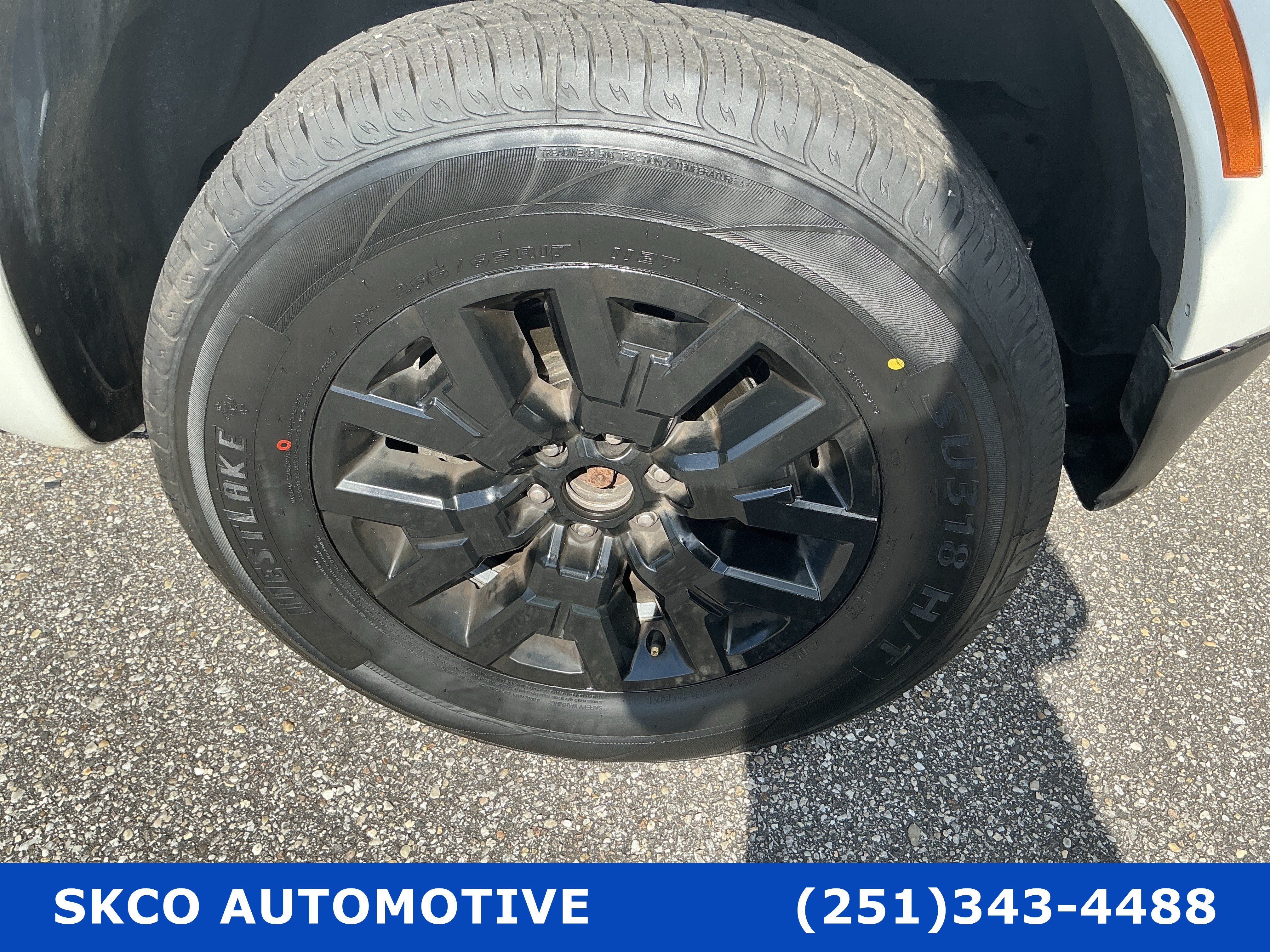 Used 2022 Nissan Frontier SV AWD/4WD image 9