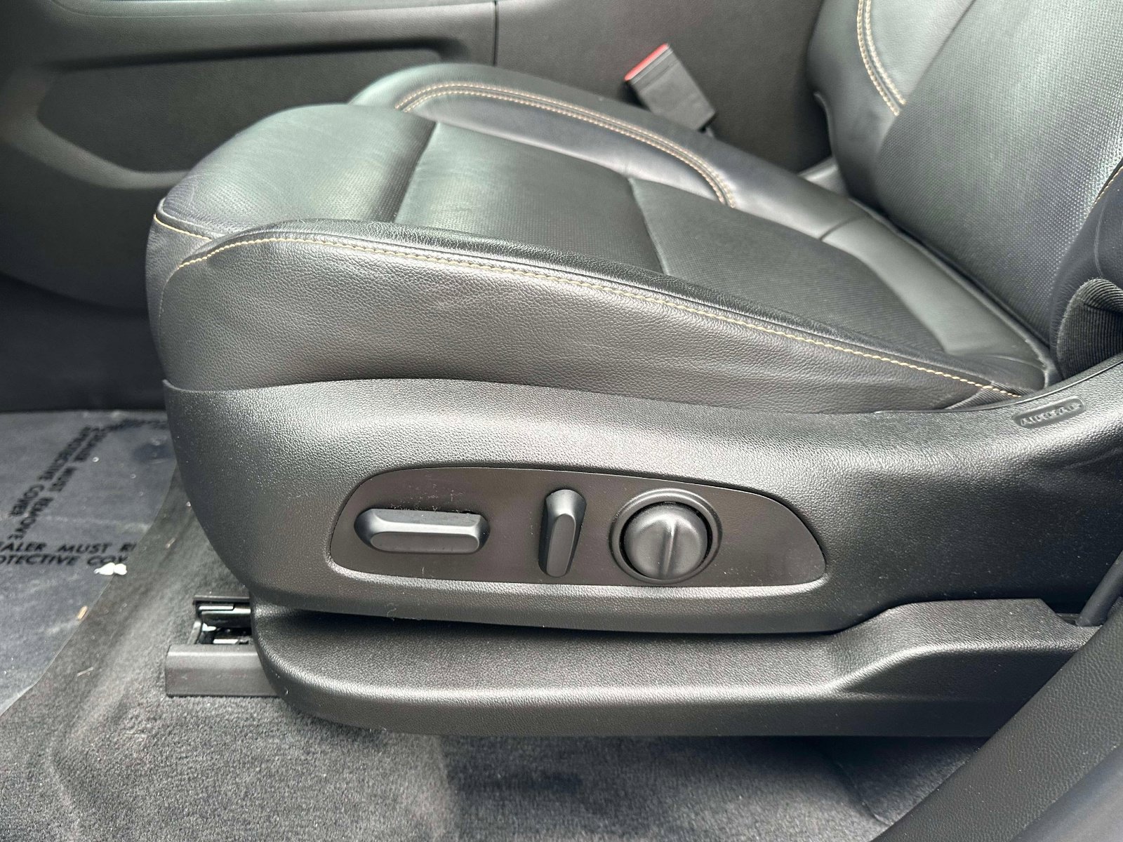 Used 2020 Chevrolet Traverse Premier w/ Redline Edition AWD/4WD image 24