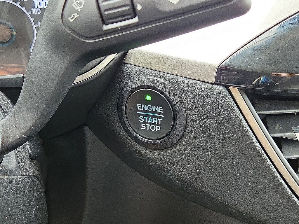 Used 2022 Ford Escape SE w/ Convenience Package FWD image 31