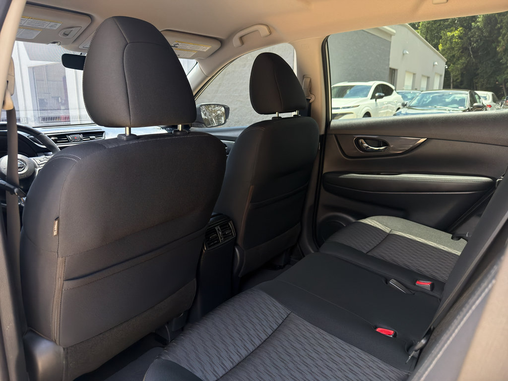 Used 2017 Nissan Rogue SV w/ SV Premium Package FWD image 13