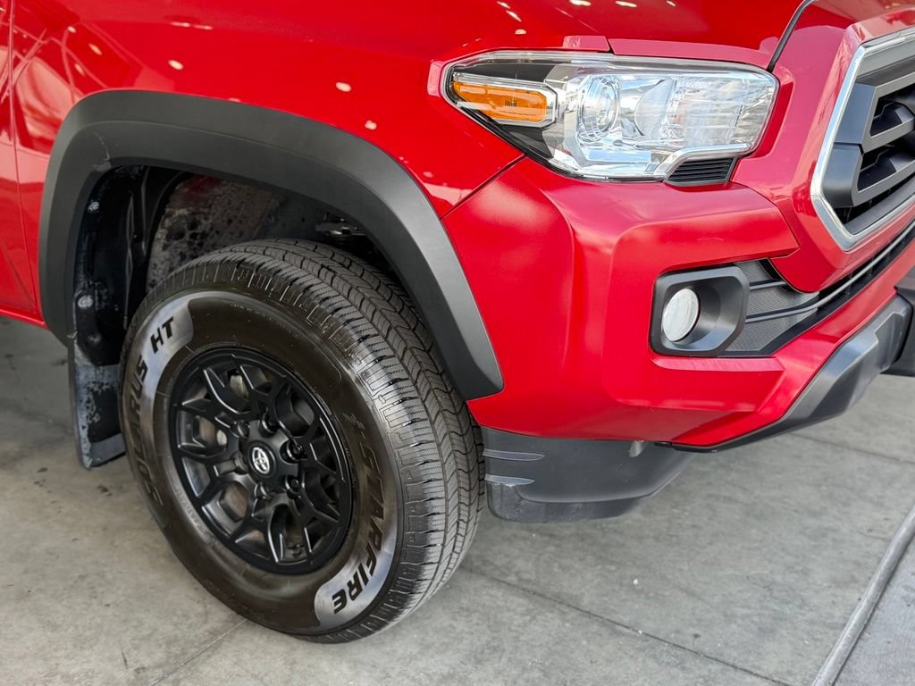 Certified 2023 Toyota Tacoma SR5 AWD/4WD image 9