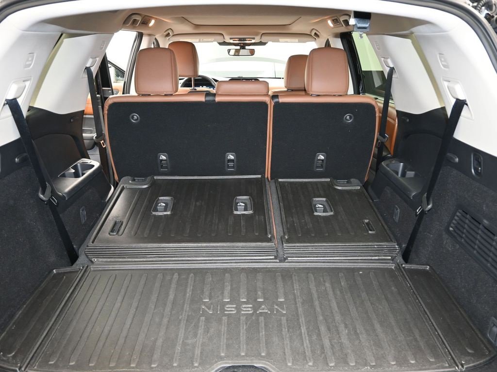 Used 2024 Nissan Pathfinder Platinum w/ Cargo Package image 12