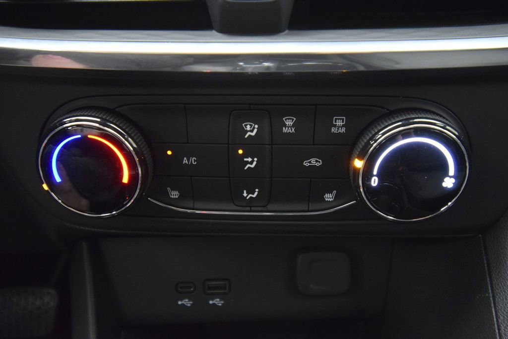 Used 2024 Buick Encore GX Preferred w/ Comfort Package FWD image 30