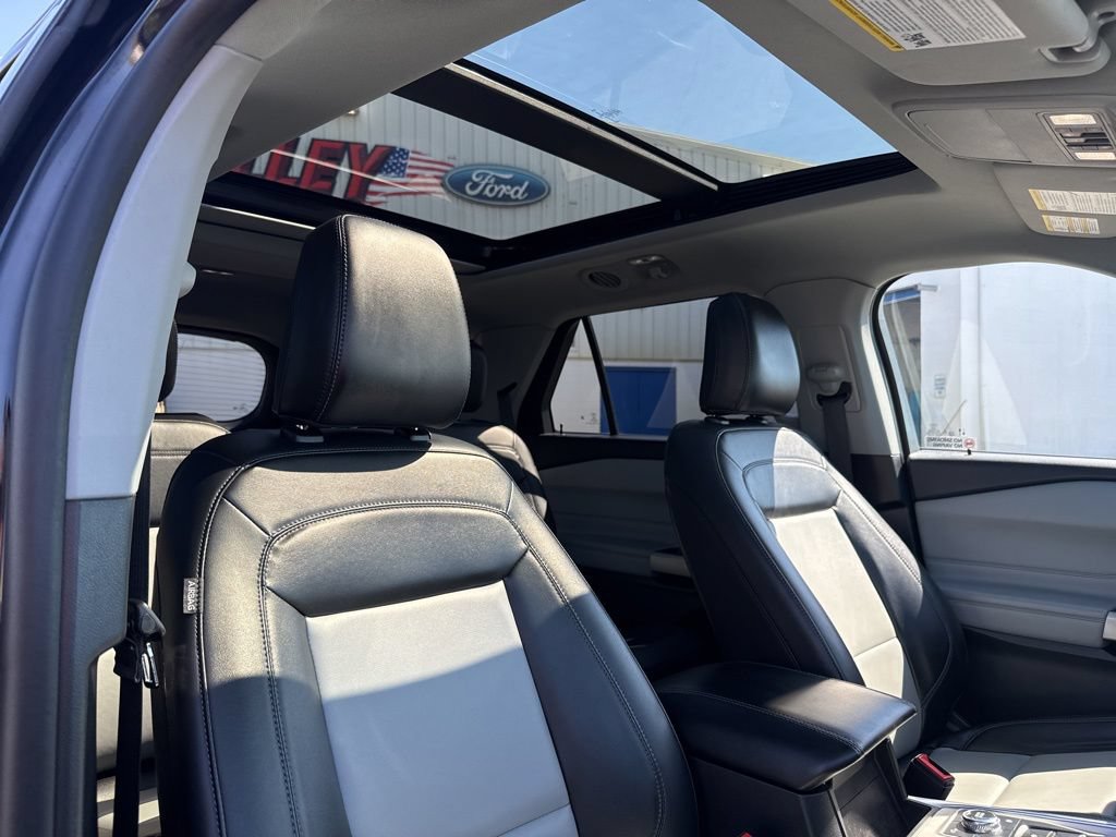 Certified 2023 Ford Explorer XLT w/ Equipment Group 202A AWD/4WD image 36