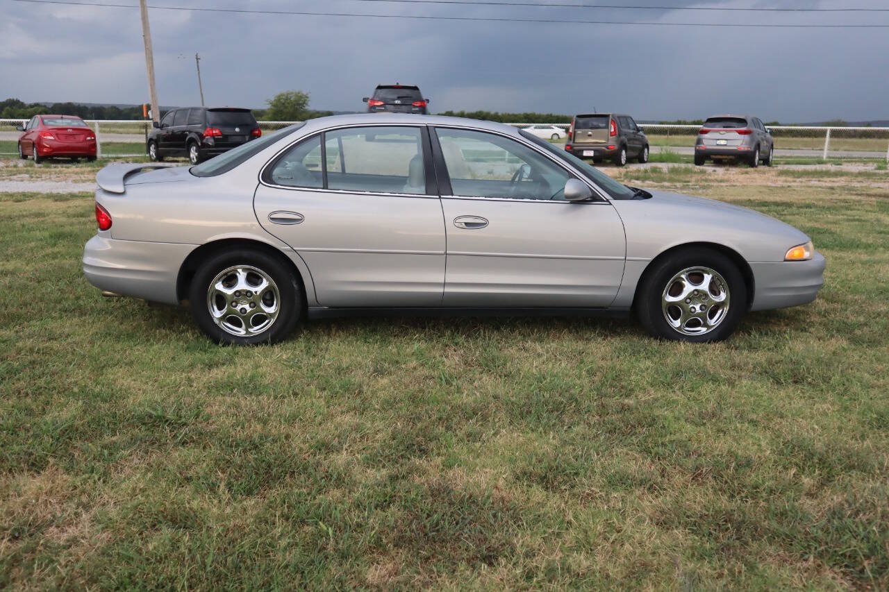 Used 1998 Oldsmobile Intrigue GL FWD image 11