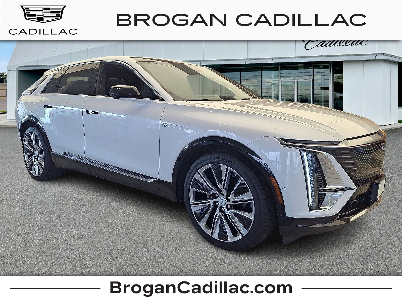 Used 2025 Cadillac Lyriq Luxury AWD/4WD image 1