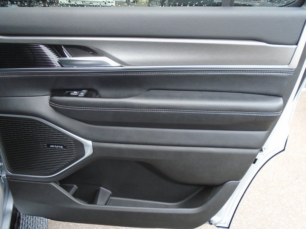 New 2024 Jeep Wagoneer Series II image 9