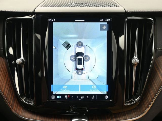 Used 2023 Volvo XC60 B6 Ultimate w/ Climate Package image 21