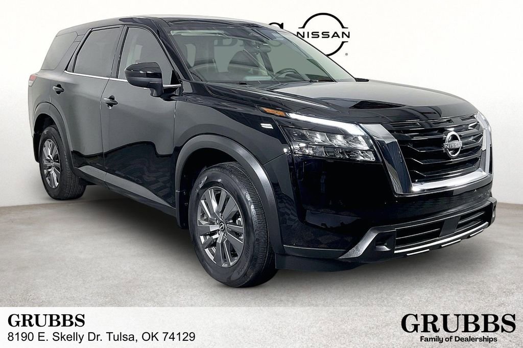 Certified 2025 Nissan Pathfinder S AWD/4WD image 1
