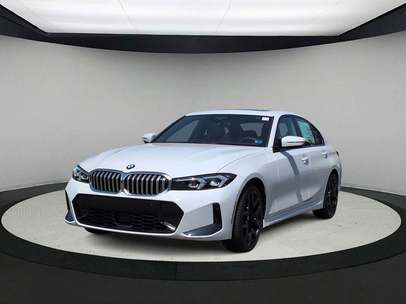New 2026 BMW 330i xDrive Sedan w/ M Sport Package AWD/4WD image 4