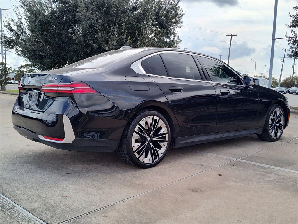 Used 2024 BMW 530i w/ Premium Package image 10