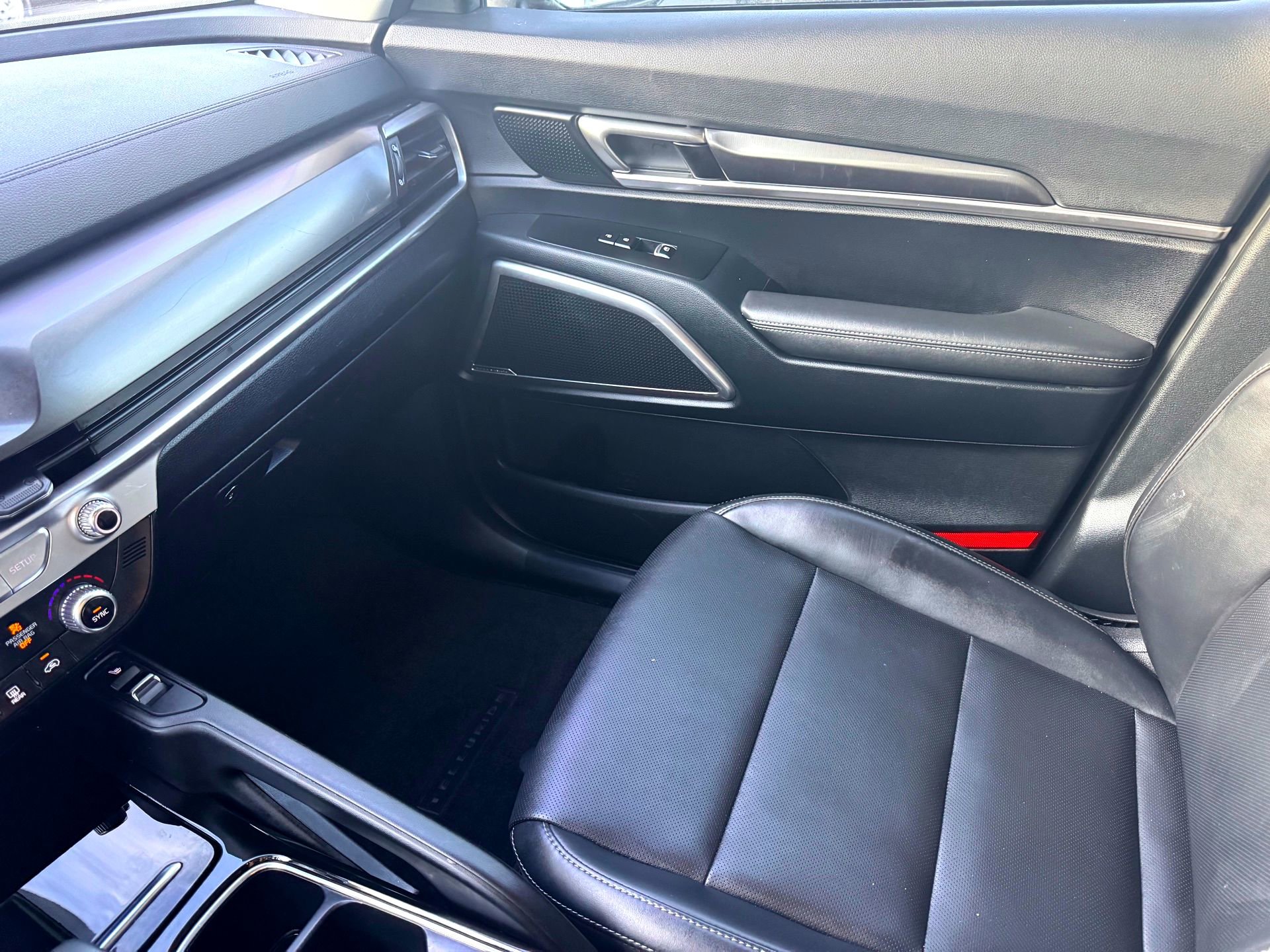 Used 2024 Kia Telluride S image 30