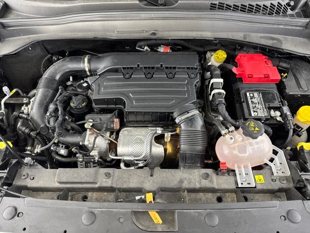 Used 2023 Jeep Renegade Latitude AWD/4WD image 19