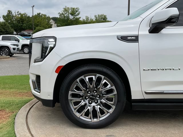 Used 2023 GMC Yukon Denali Ultimate AWD/4WD image 12
