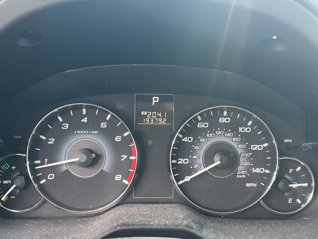 Used 2010 Subaru Legacy 2.5i Premium AWD/4WD image 21