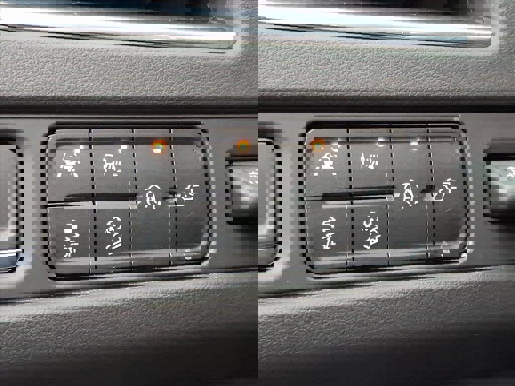 Used 2021 Chevrolet Tahoe High Country w/ Premium Package image 16