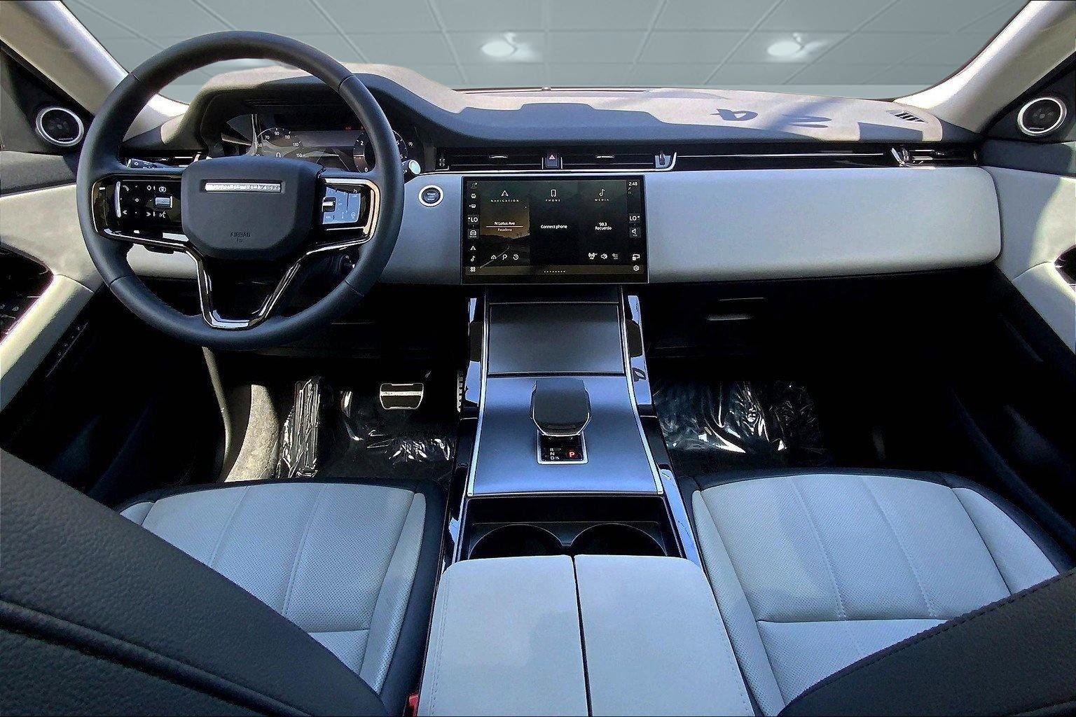 Used 2024 Land Rover Range Rover Evoque Dynamic SE image 16