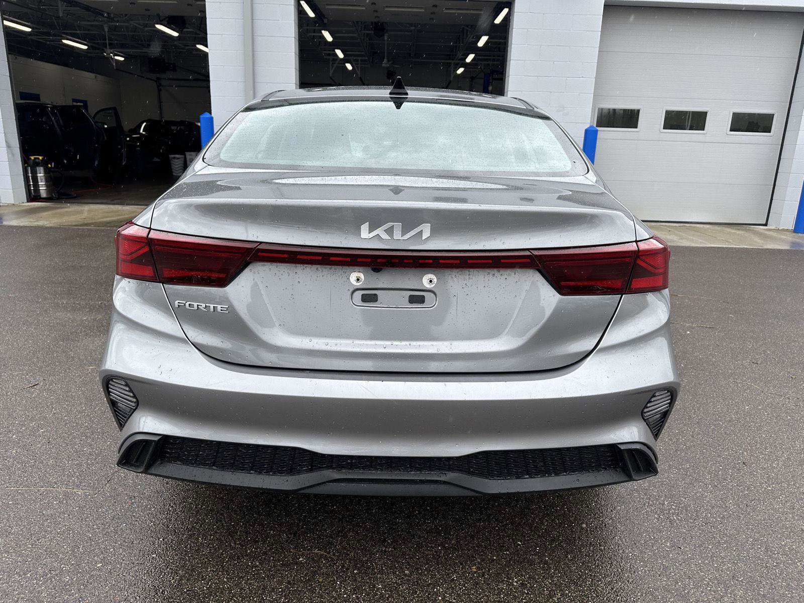 Used 2024 Kia Forte LXS FWD image 4