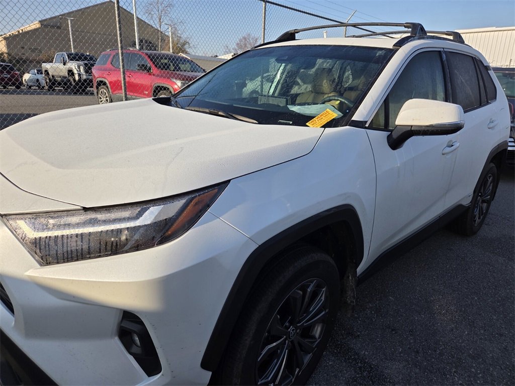 Used 2023 Toyota RAV4 XLE Premium image 10