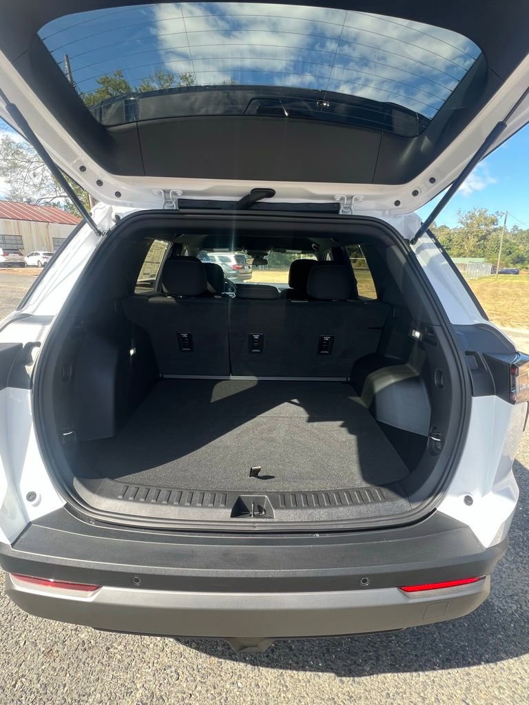 New 2026 Chevrolet Equinox LT image 6