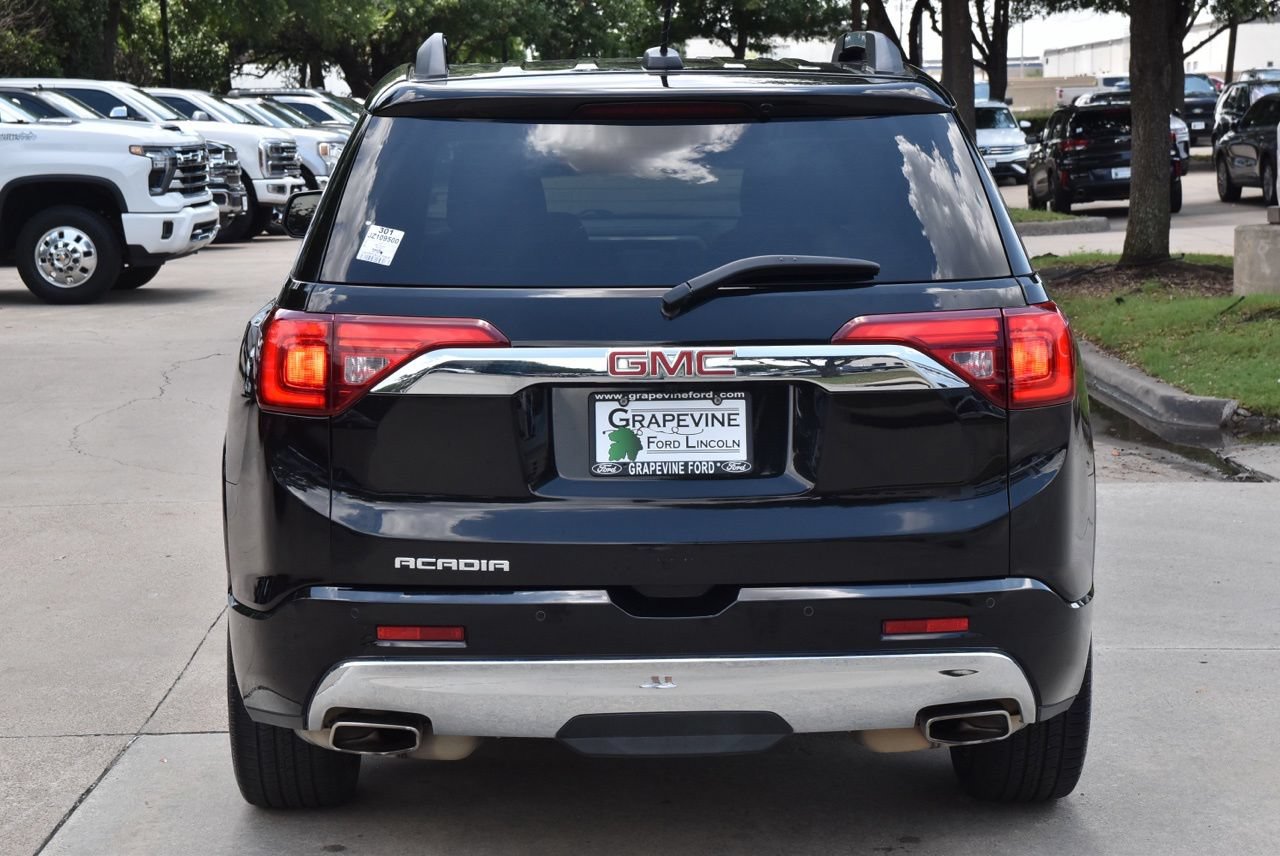 Used 2018 GMC Acadia Denali w/ Technology Package FWD image 9