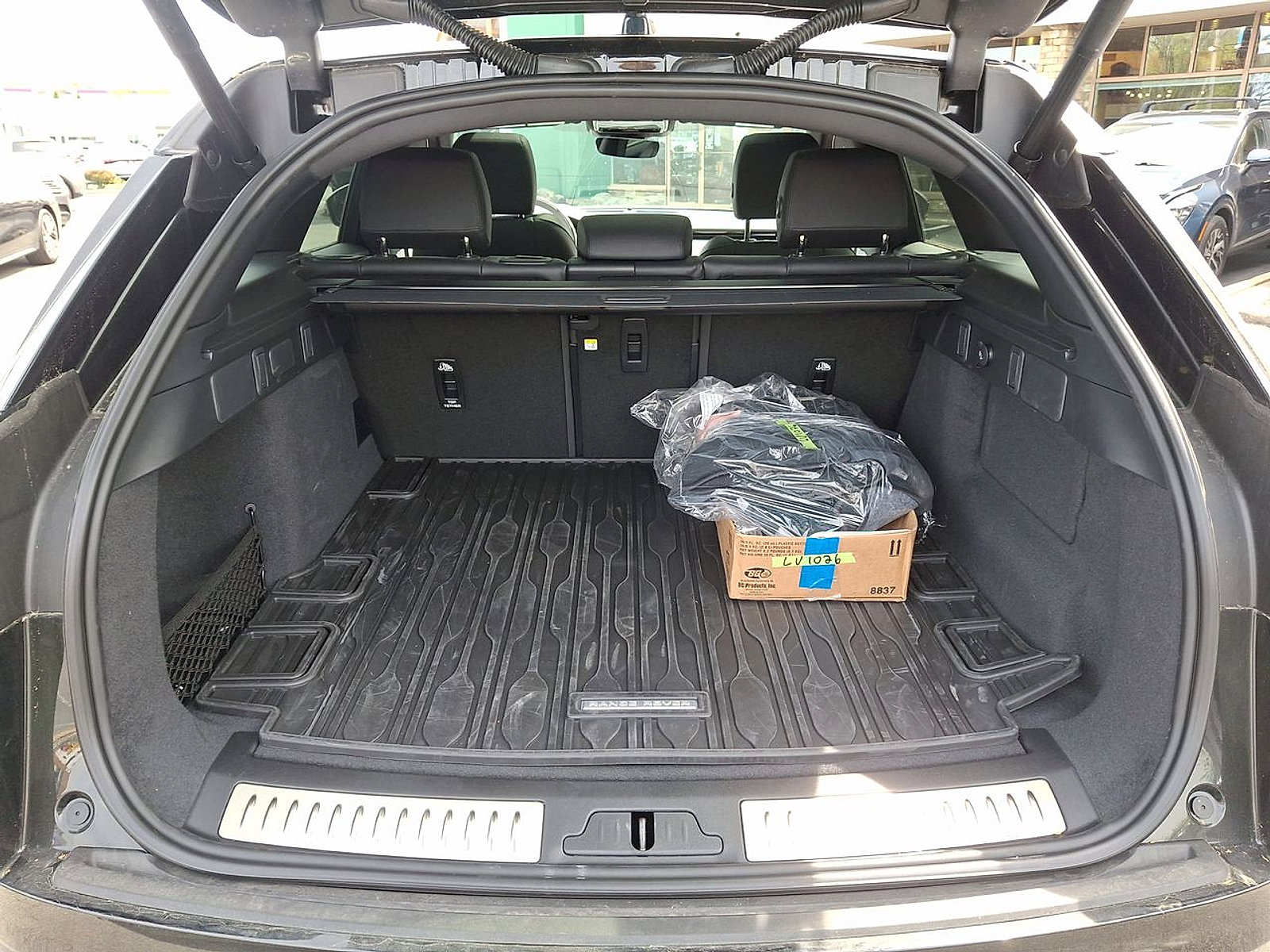 Certified 2026 Land Rover Range Rover Velar Dynamic SE AWD/4WD image 28