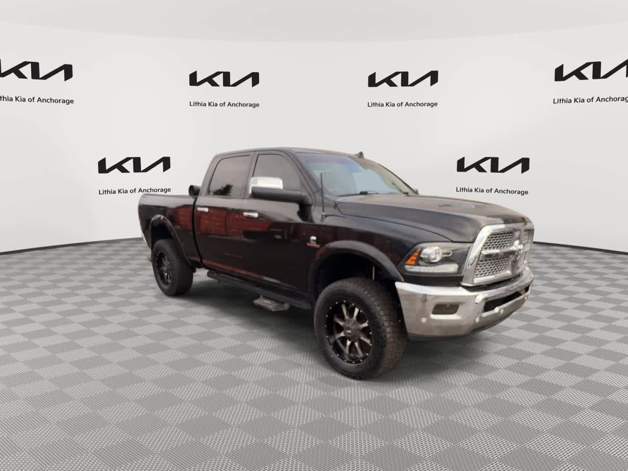Used 2018 RAM 2500 Laramie AWD/4WD image 3