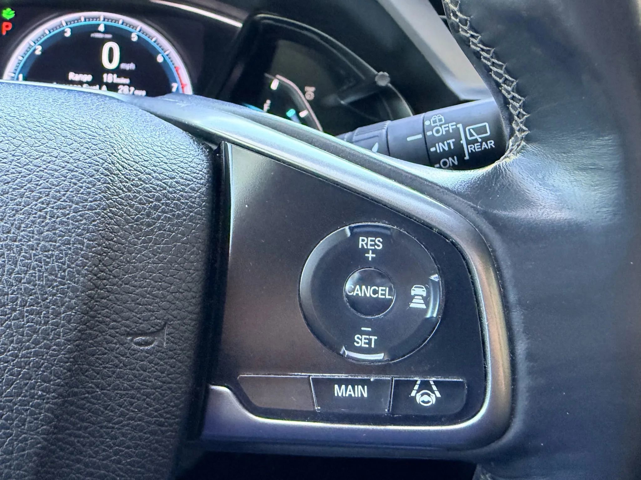 Used 2018 Honda Civic EX-L image 9