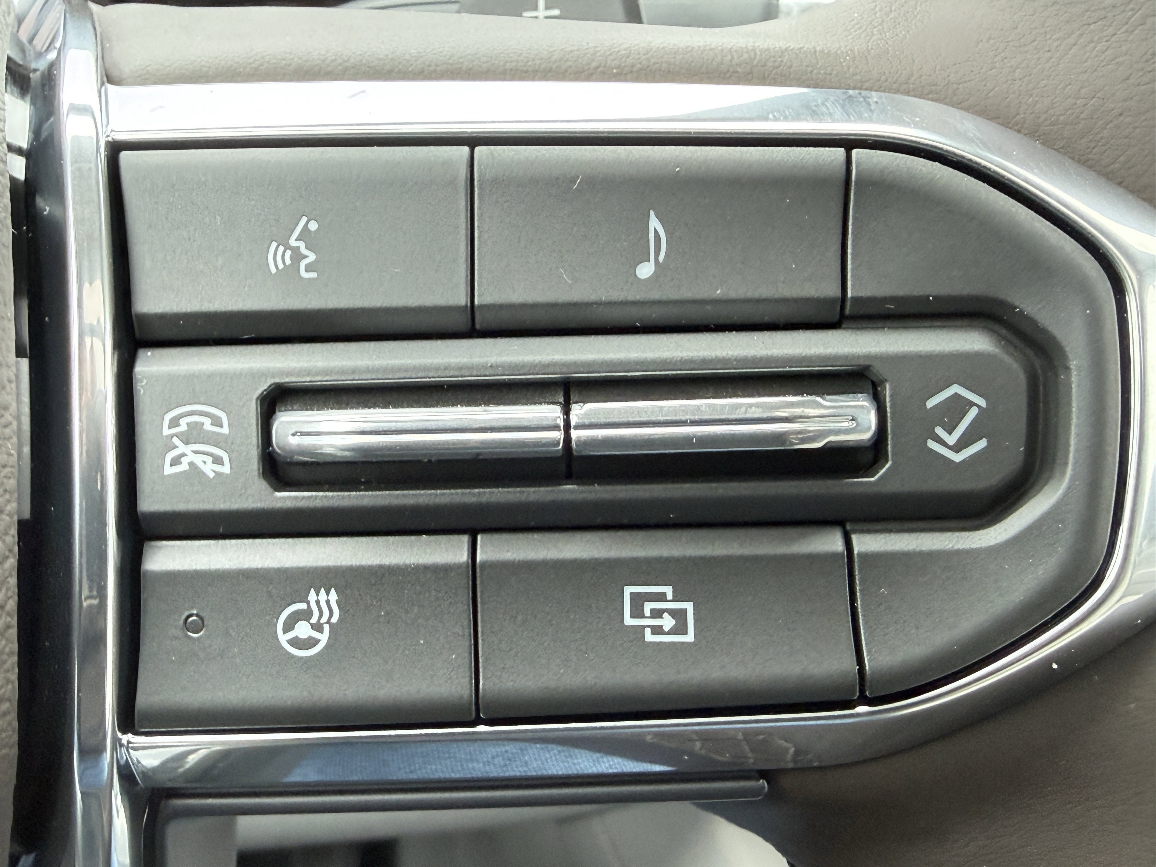 New 2026 GMC Terrain Denali w/ LPO, Floor Liner Package image 27