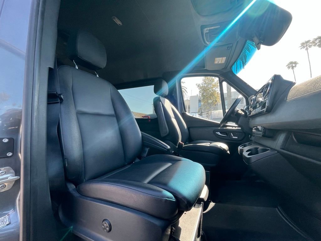 Used 2023 Mercedes-Benz Sprinter 1500 image 15
