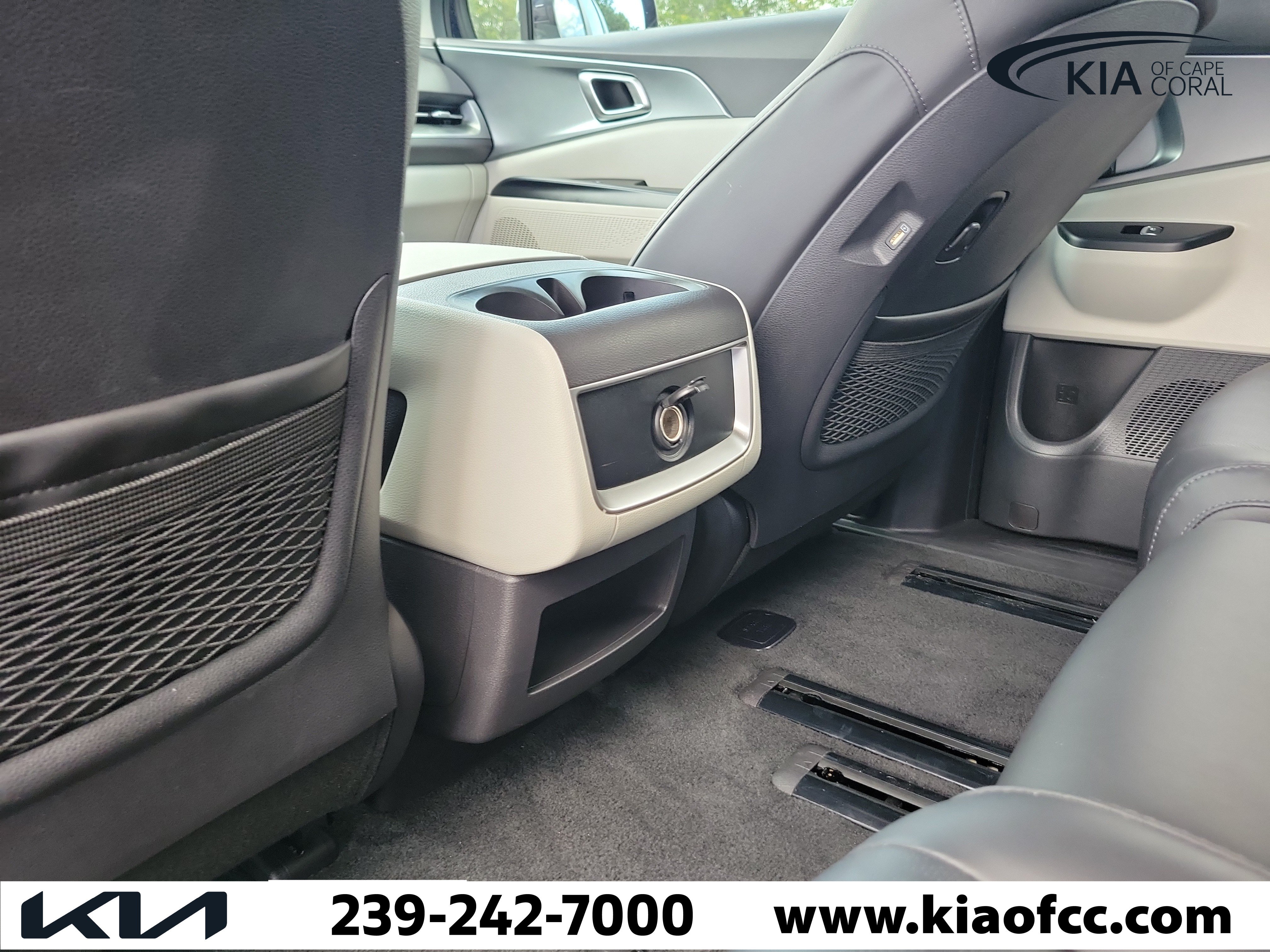 Certified 2023 Kia Carnival LX FWD image 13