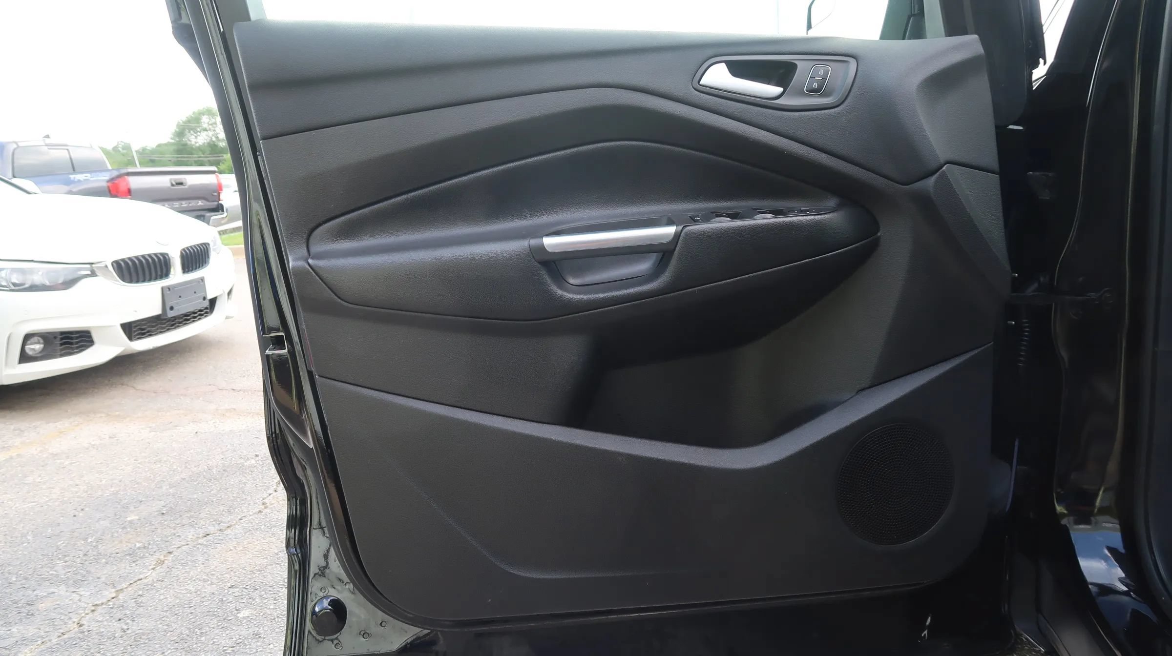 Used 2019 Ford Escape SE FWD image 38