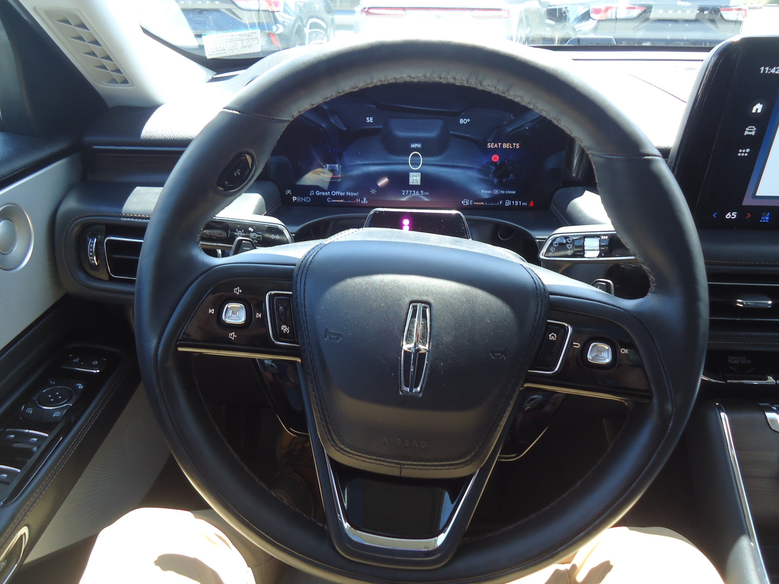 Used 2025 Lincoln Aviator Reserve w/ Equipment Group 201A AWD/4WD image 12