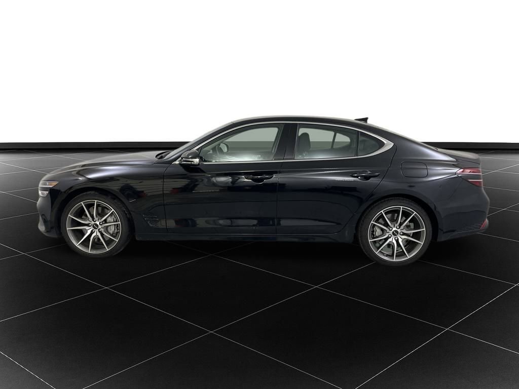 Used 2025 Genesis G70 2.5T image 2