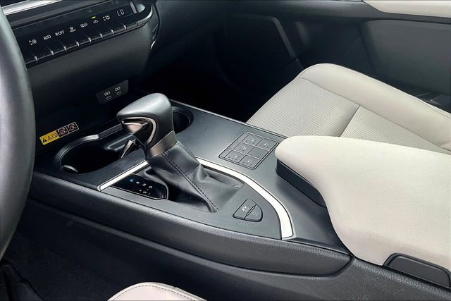 Used 2023 Lexus UX 250h AWD w/ Accessory Package (Z1) image 18