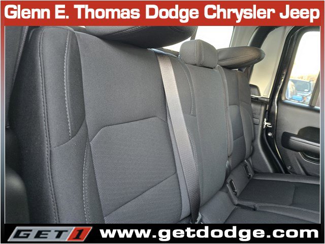 Certified 2022 Jeep Gladiator Willys image 29