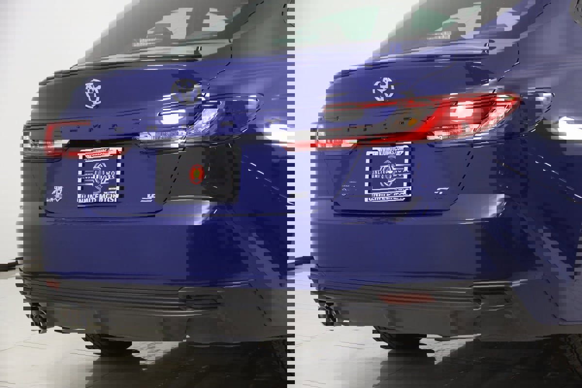 Used 2025 Toyota Camry SE image 41