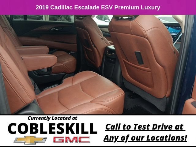 Used 2019 Cadillac Escalade ESV Premium Luxury AWD/4WD image 17