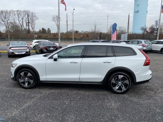 Used 2021 Volvo V60 T5 Cross Country w/ Climate Package image 7