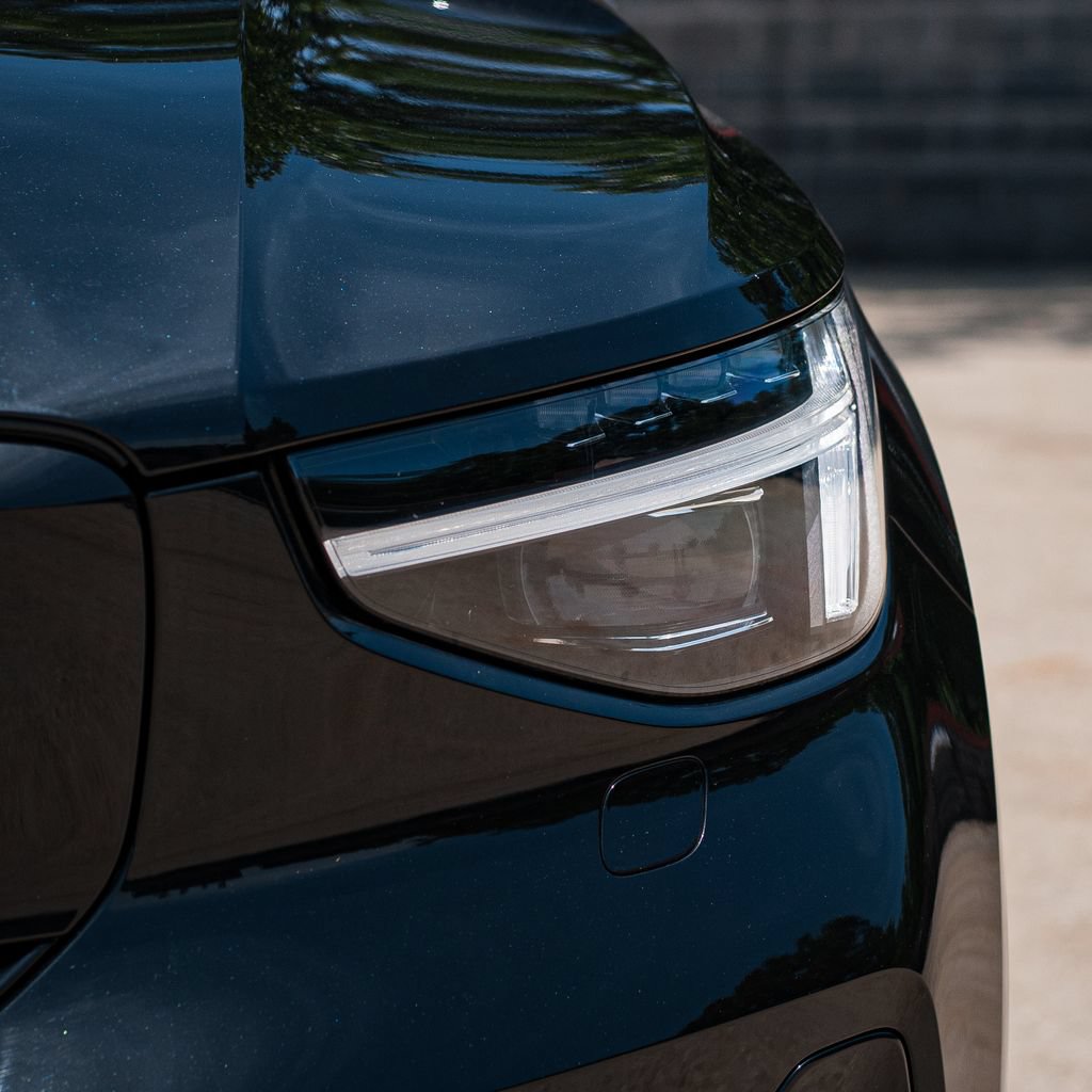 Certified 2023 Volvo C40 P8 Recharge Ultimate AWD/4WD image 3