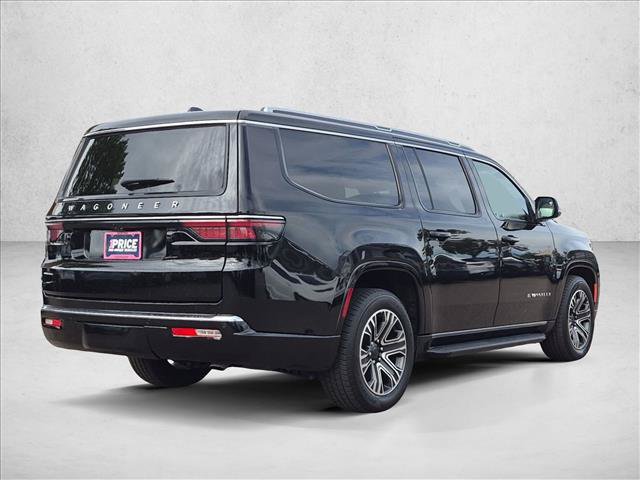 Used 2023 Jeep Wagoneer L Series II AWD/4WD image 5