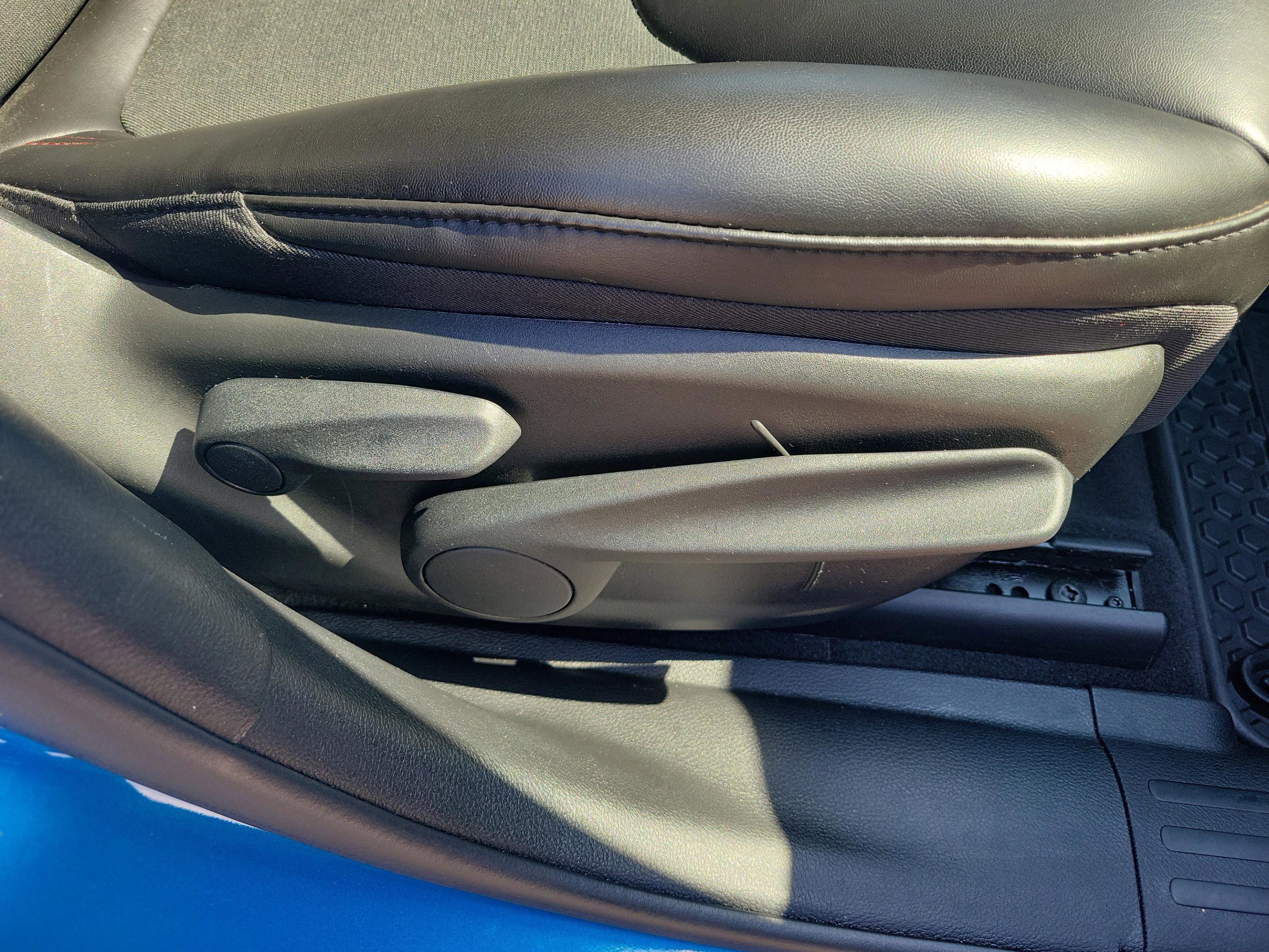 Used 2022 Jeep Cherokee Trailhawk w/ Comfort/Convenience Group image 5