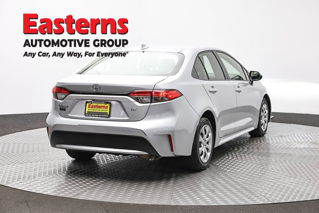 Used 2022 Toyota Corolla LE FWD image 5