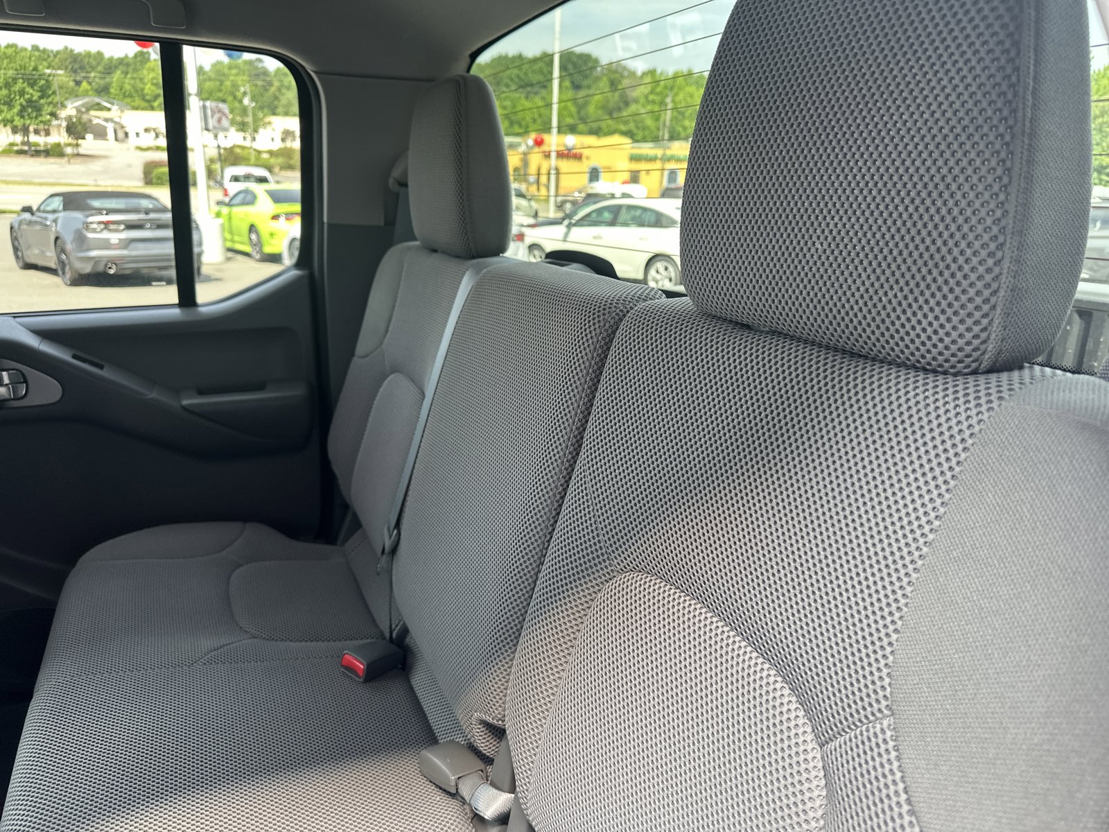 Used 2017 Nissan Frontier SV w/ SV Value Truck Package AWD/4WD image 19