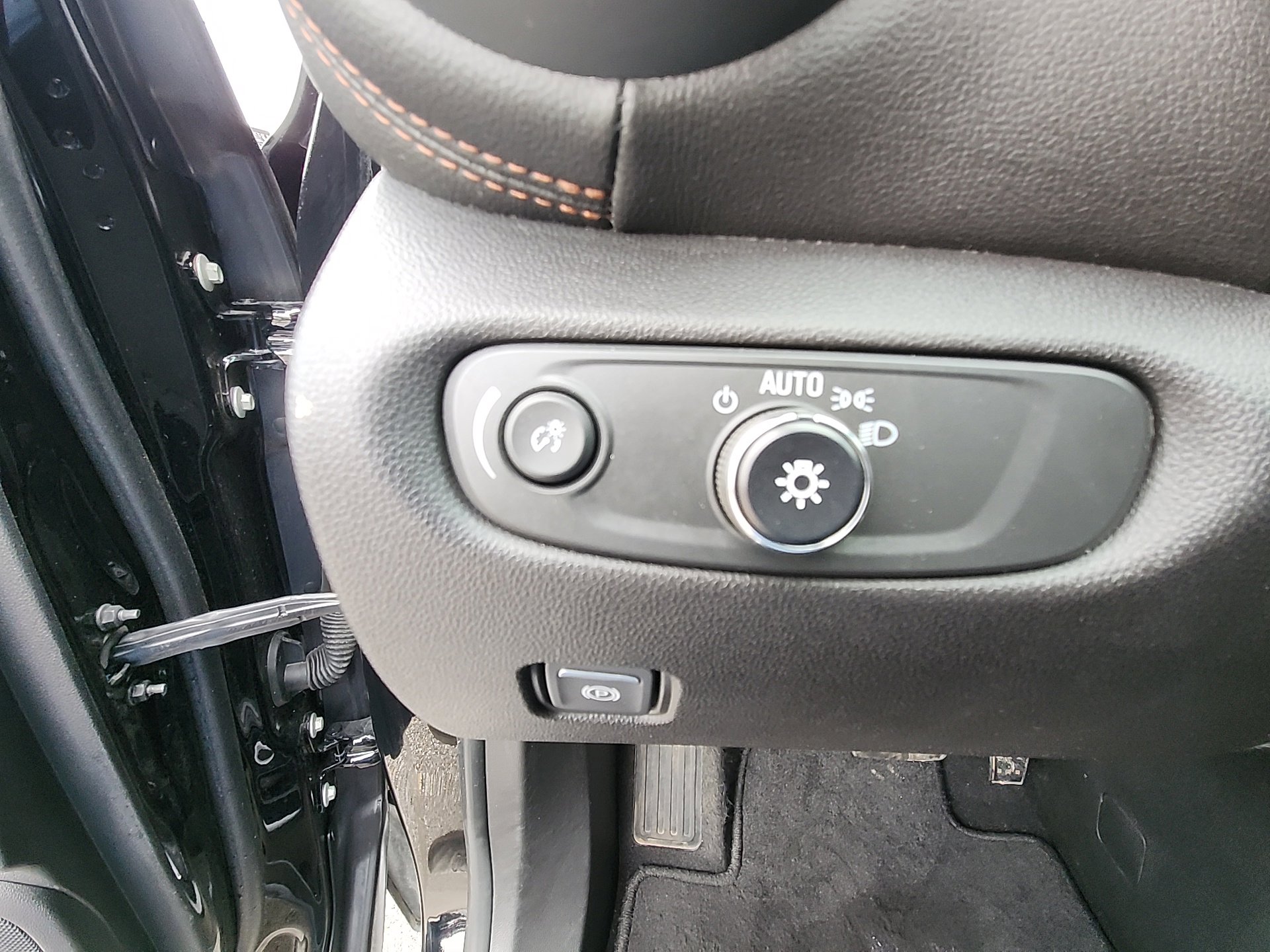 Certified 2022 Chevrolet Blazer Premier w/ Driver Confidence II Package image 20