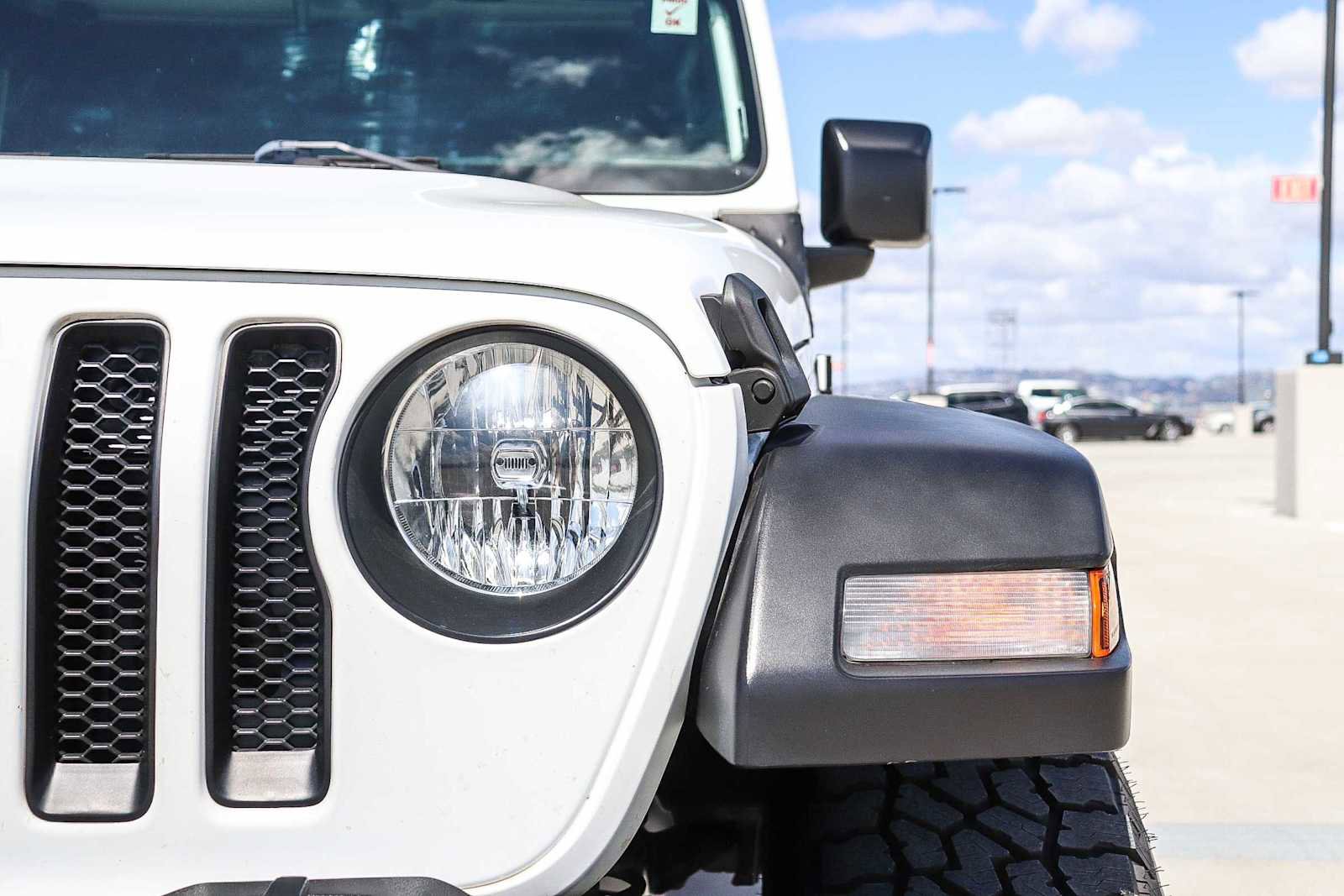 Used 2018 Jeep Wrangler Unlimited Sport S AWD/4WD image 7