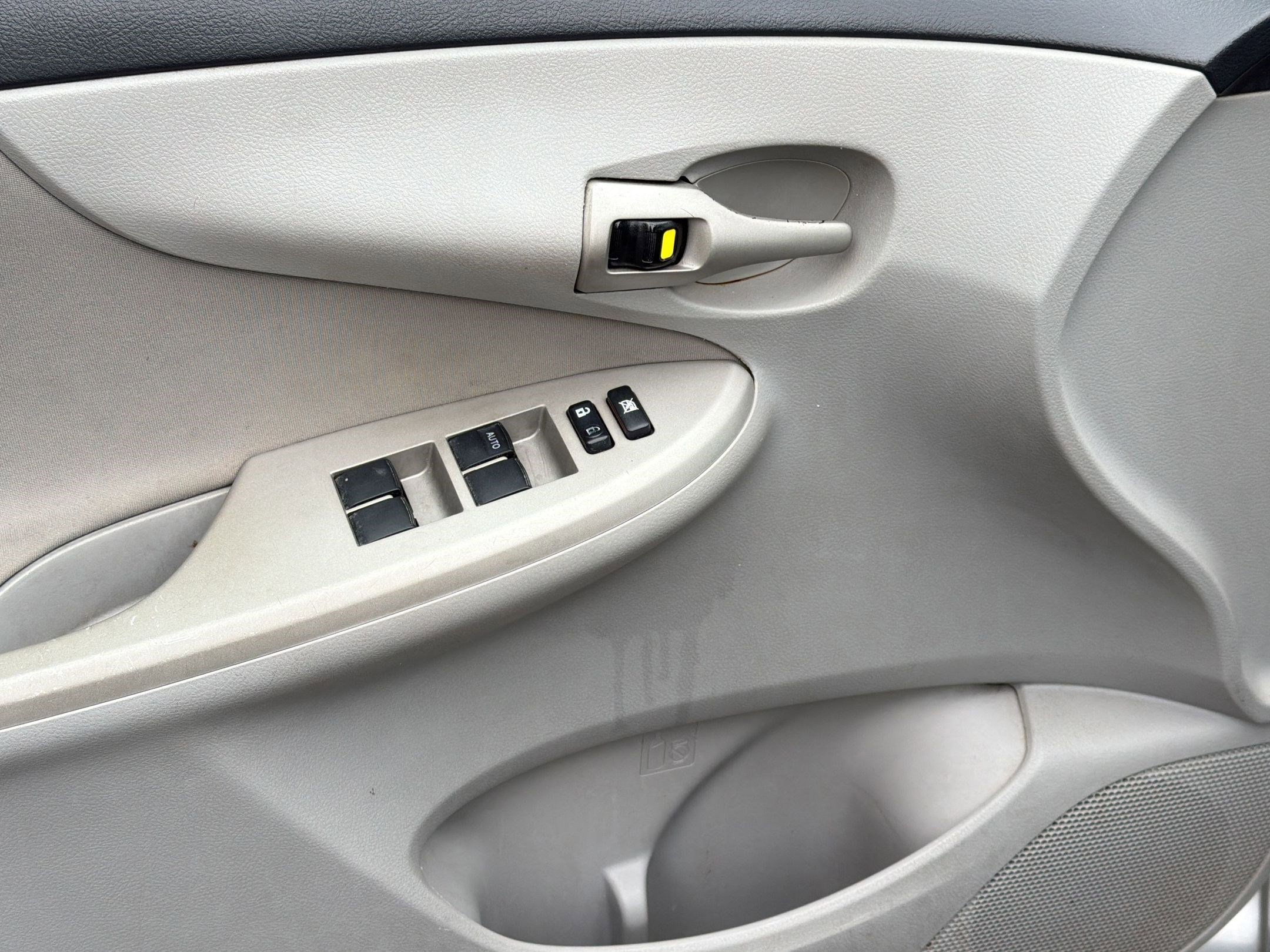 Used 2012 Toyota Corolla LE image 13